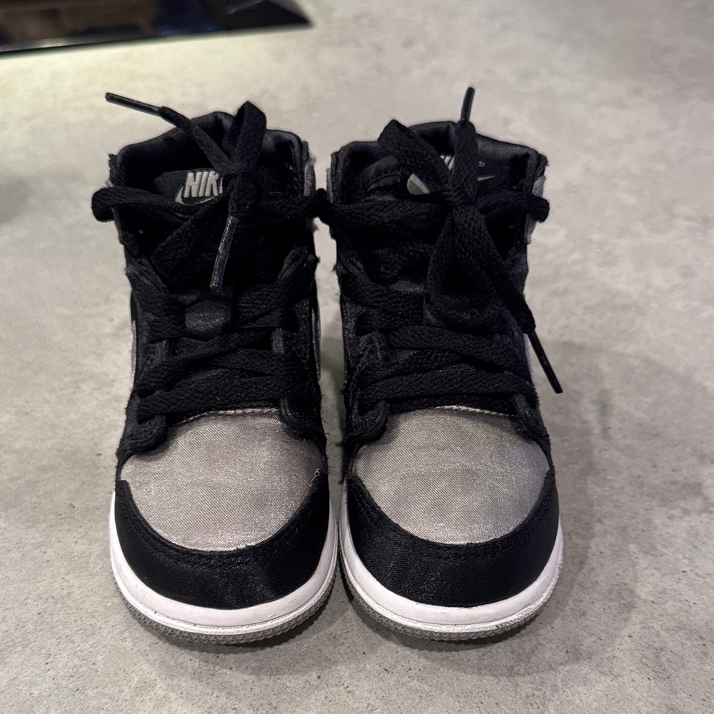 Nike AF1 Kids Black and Silver Sneakers
